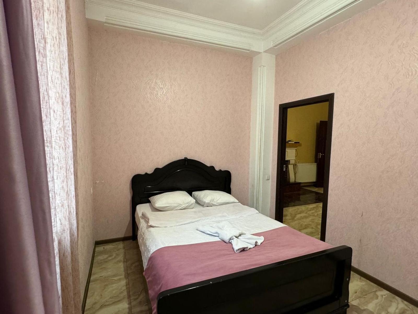 Benene'S Apartments Tbilisi Esterno foto