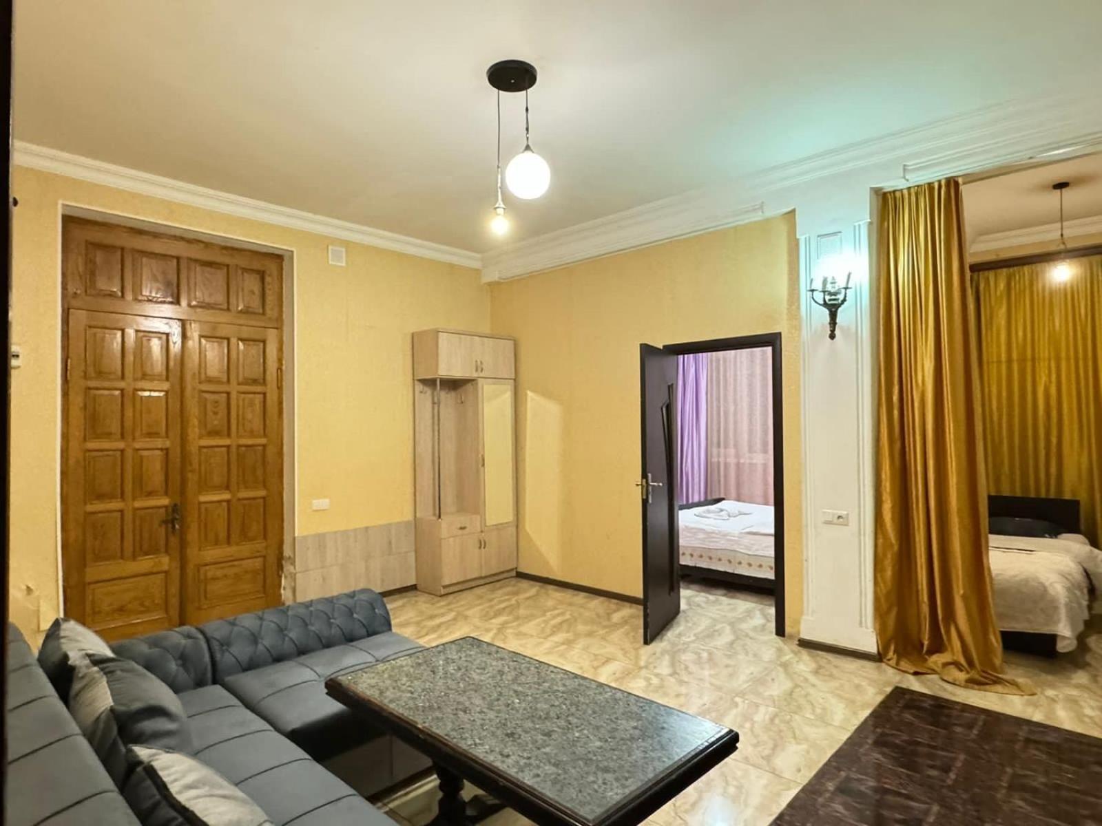 Benene'S Apartments Tbilisi Esterno foto